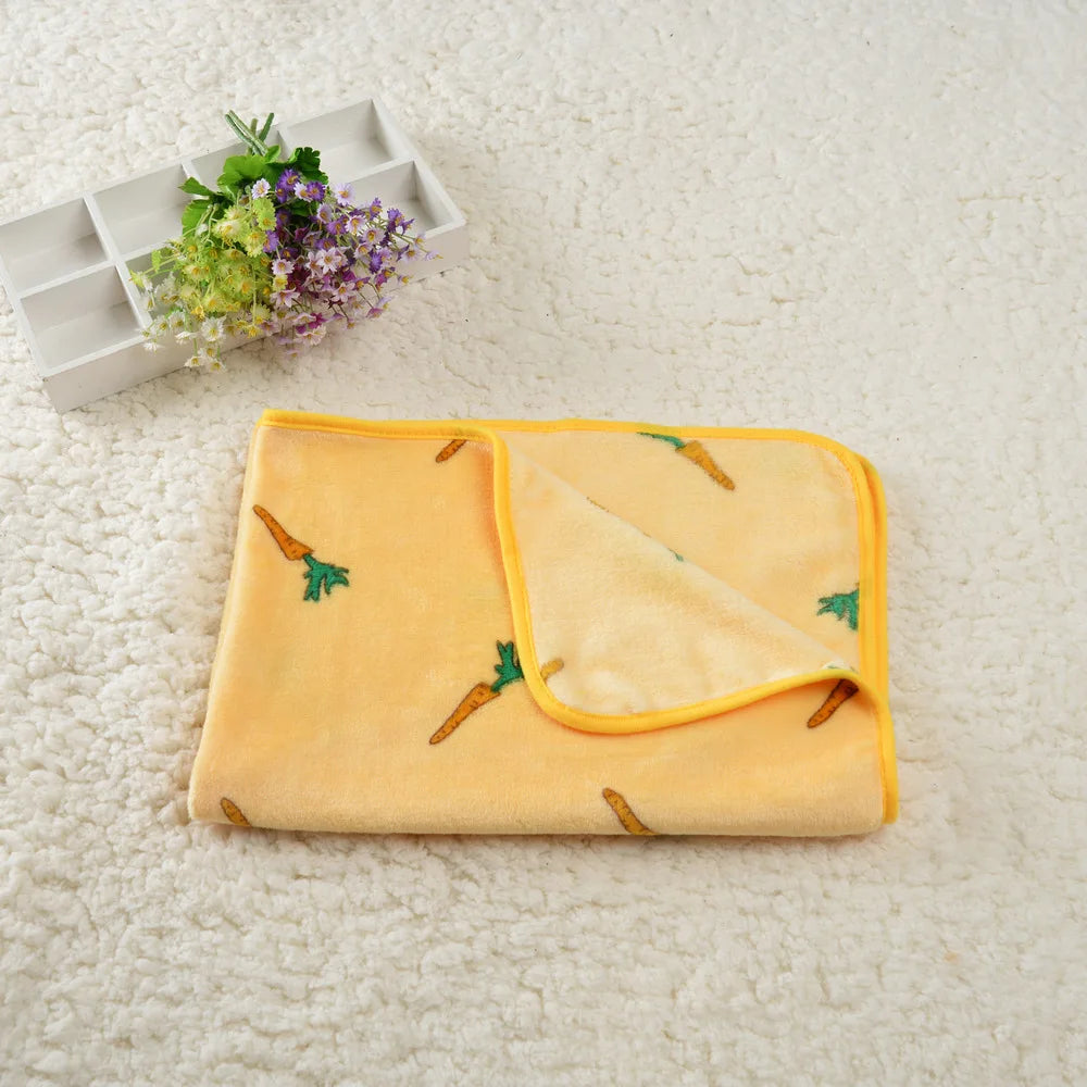 Soft flannel pet dog blanket cartoon print cat and dog bed sheet warm and comfortable pet blanket universal warm pet supplies