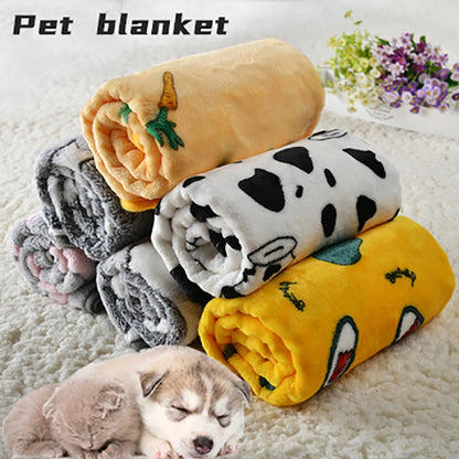 Soft flannel pet dog blanket cartoon print cat and dog bed sheet warm and comfortable pet blanket universal warm pet supplies