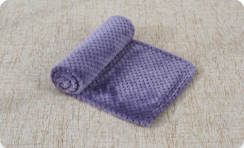 Soft Pet Blanket Plush Dog Sleeping Blanket Solid Color Washable Sofa Pad Portable Warm Cat Bed Blanket Home Carpet Pet Supplies