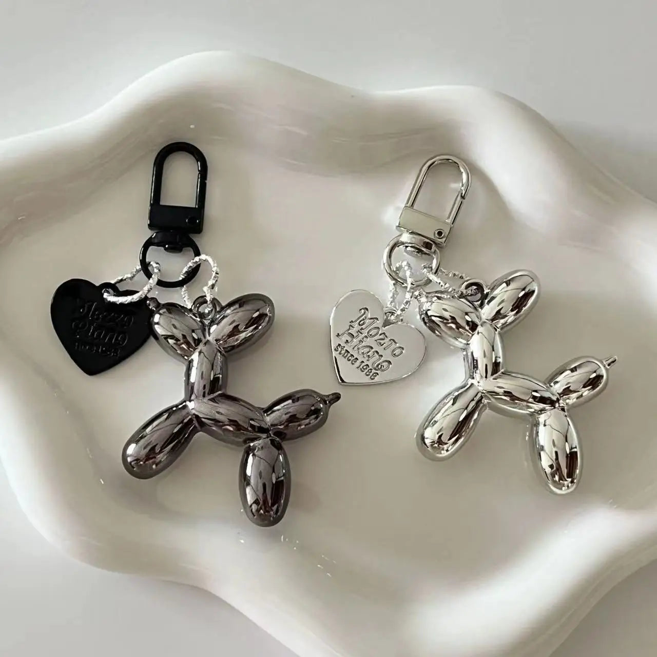 1PC fashion Adorable Balloon Dog Keychain with Cool Charm Decorative Accessory for Keys Bags & Backpacks Gift