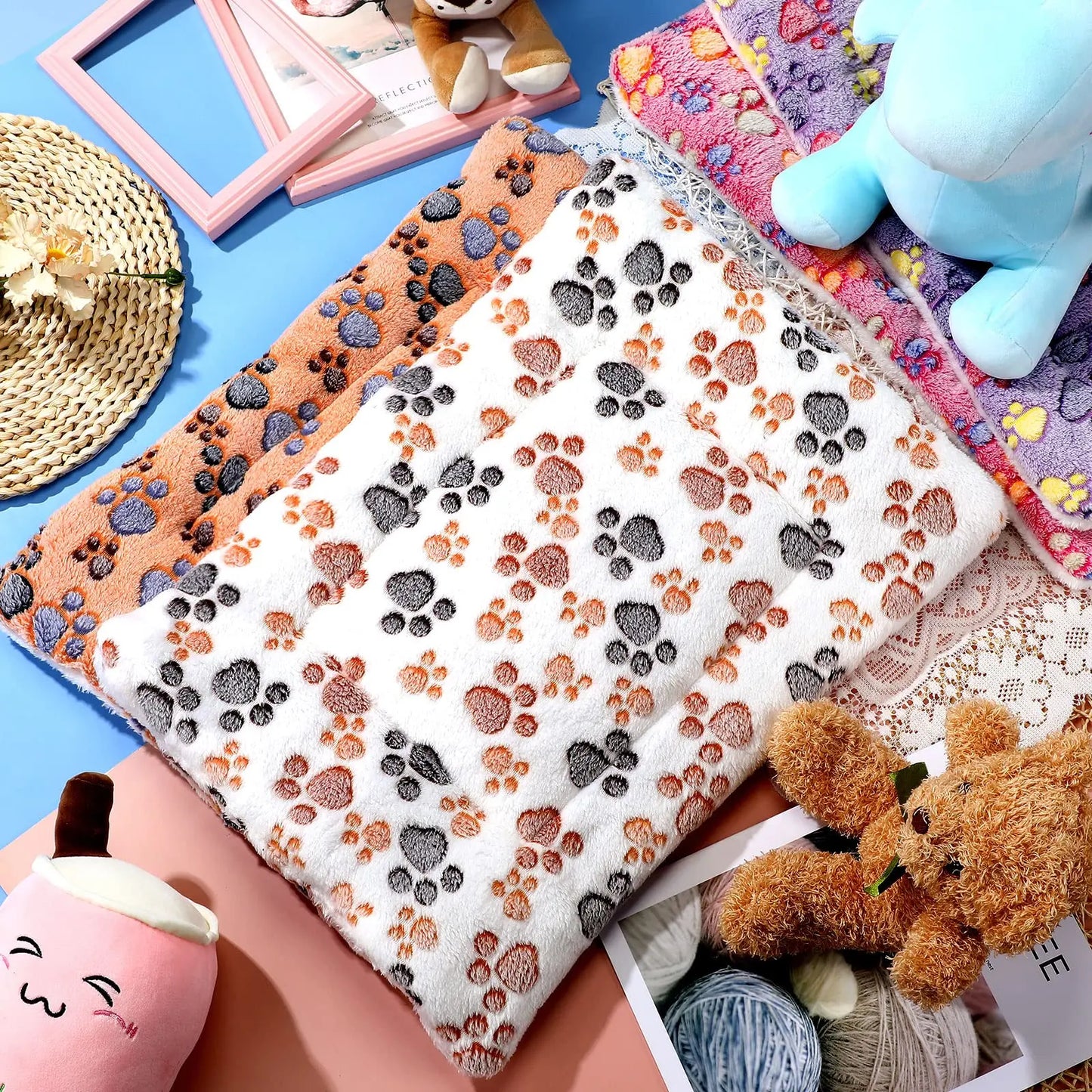 Flannel Pet Mat Dog Bed Cat Bed Thicken Sleeping Mat Dog Blanket Mat For Puppy Kitten Pet Dog Bed for Small Large Dogs Pet Rug