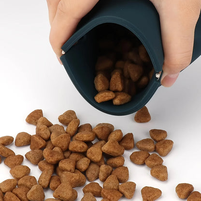 the TRAILSNACK SILICONE POUCH - Silicone Dog Treat Bag, Portable Pet Treat Bag, Easy to Clean Waterproof Convenient Pet Food Bag, Suitable for Outdoor Training