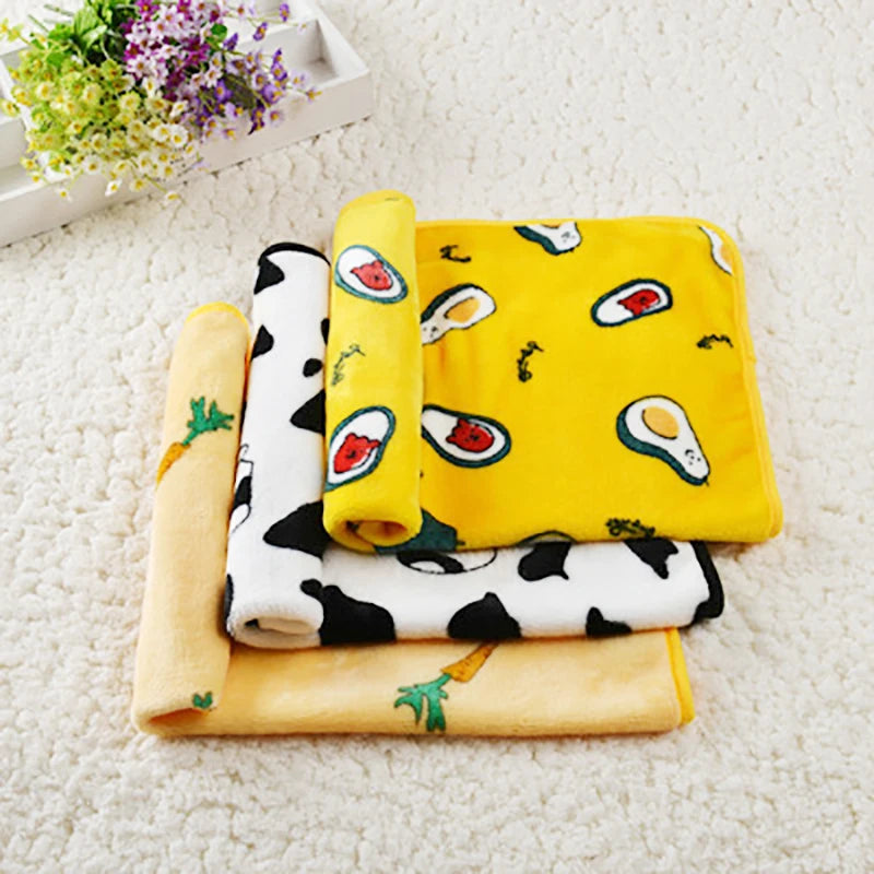 Soft flannel pet dog blanket cartoon print cat and dog bed sheet warm and comfortable pet blanket universal warm pet supplies