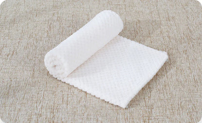 Soft Pet Blanket Plush Dog Sleeping Blanket Solid Color Washable Sofa Pad Portable Warm Cat Bed Blanket Home Carpet Pet Supplies