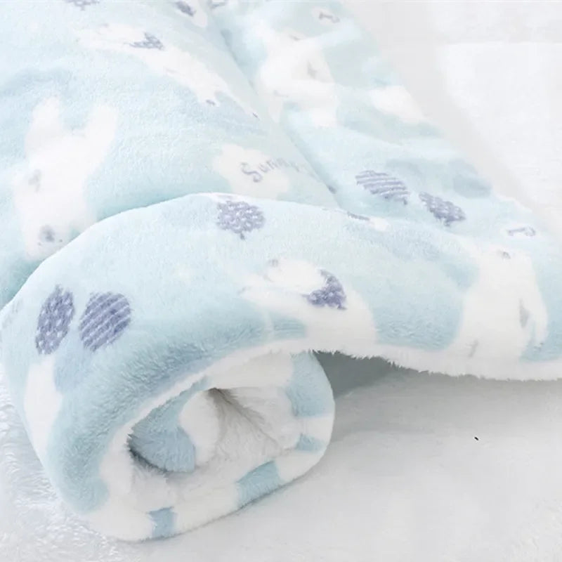 Soft Flannel Thickened Pet Blanket Dog Bed Mat for Puppy Cat Sofa Cushion Dog Beds Pets Keep Warm Sleeping Cover Dog Accessories