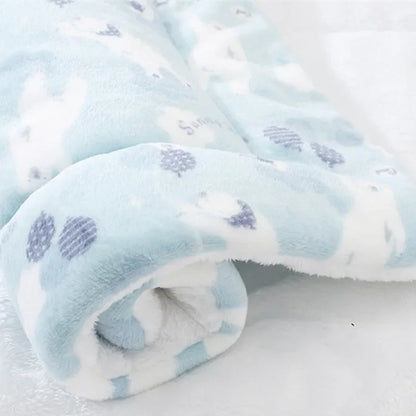 Soft Flannel Thickened Pet Blanket Dog Bed Mat for Puppy Cat Sofa Cushion Dog Beds Pets Keep Warm Sleeping Cover Dog Accessories