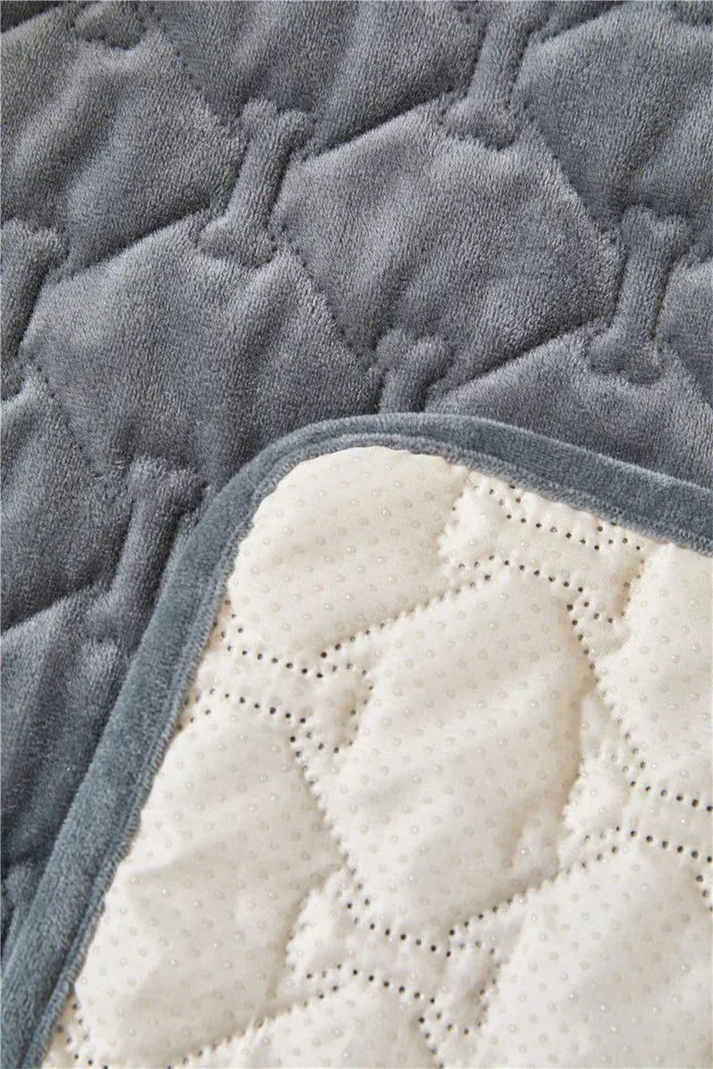 Velvet Pet Sofa Mat Warm Pet Blanket for Medium Large Dog Couch Bed Cushion with Pillow Cats Pad House Pet Supplies Accessories