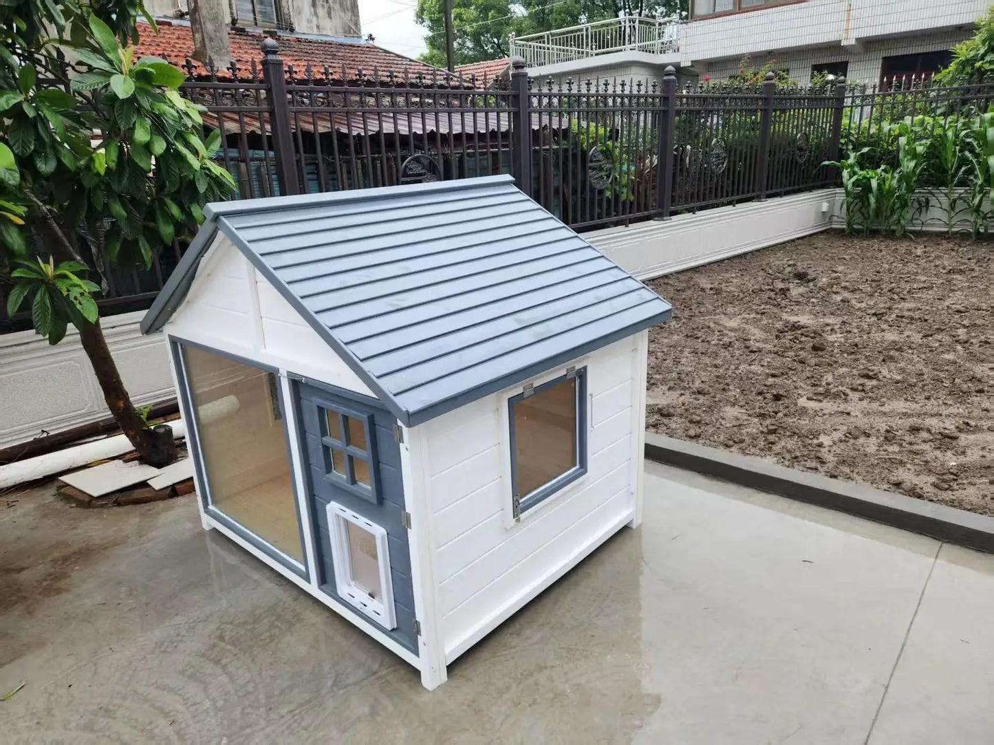 Outdoor chalet preservative wood garden house kindergarten toy simple tool room mobile flower room outdoor dog house
