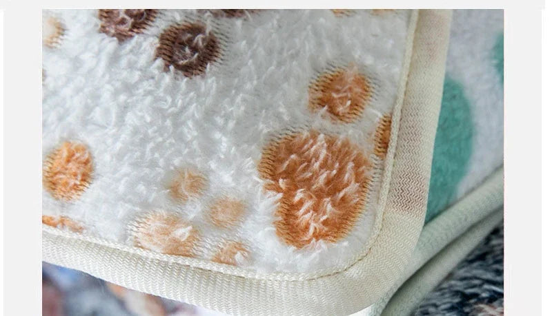 Warm Soft Pet Dog Blanket Mat Plush Thin Pet Sleeping Blanket for Dogs Cats Warm Breathable Cat Cover Blanket Pet Supplies