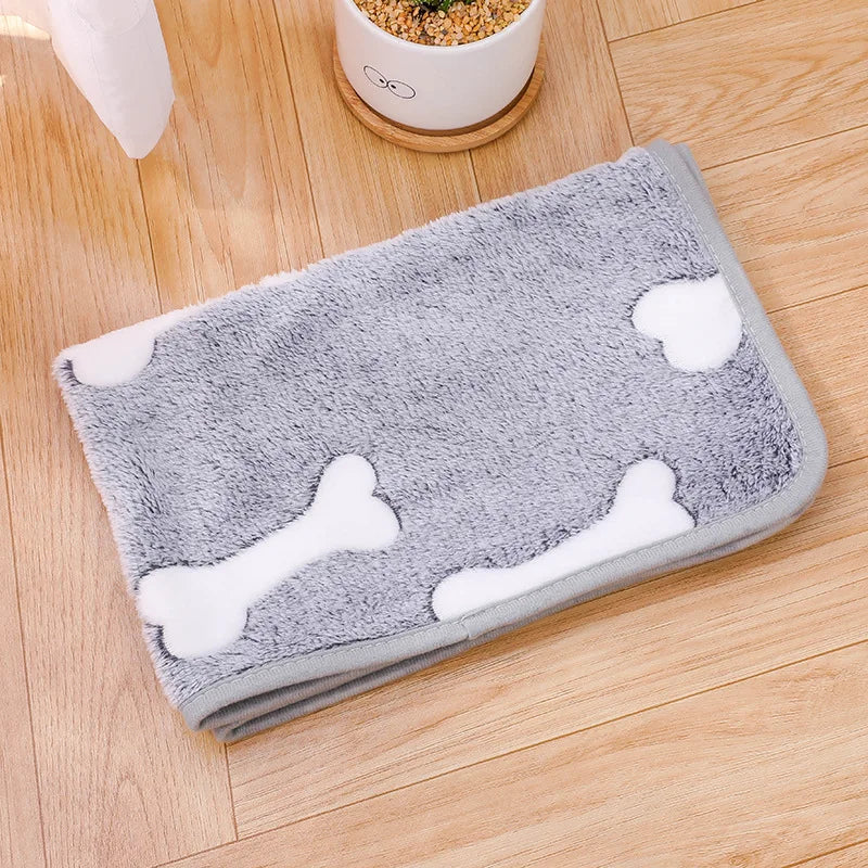 Soft Fluffy High Quality Pet Blanket Cute Cartoon Pattern Pet Mat Warm and Comfortable Blanket for Cat Dogs