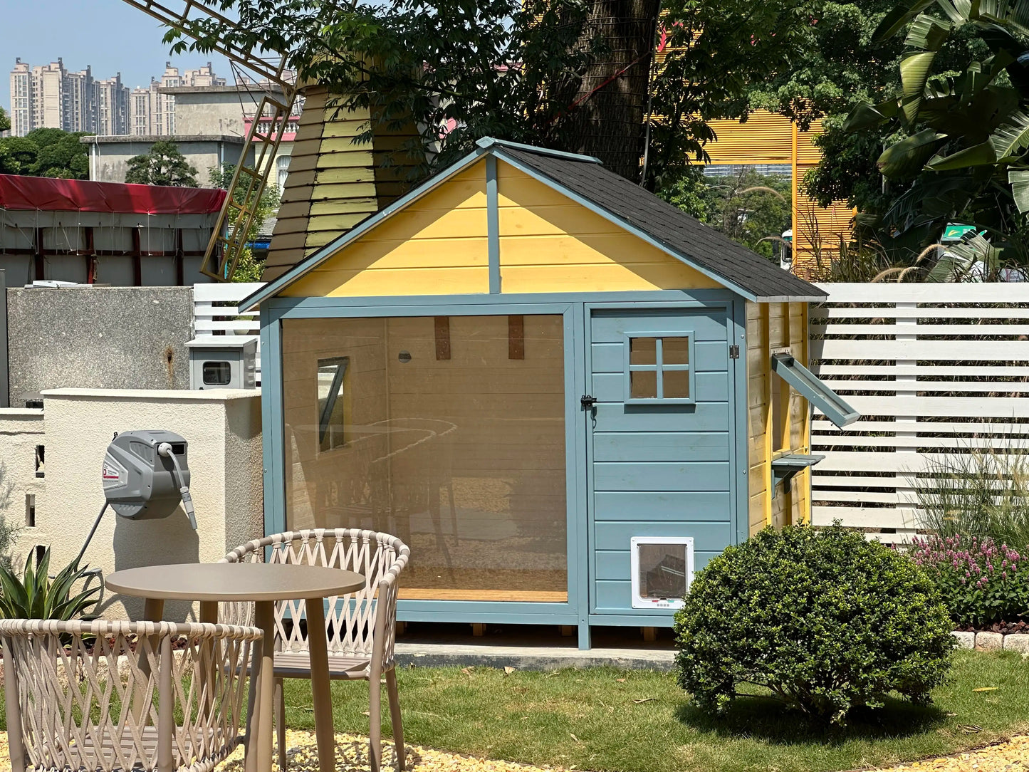 Outdoor chalet preservative wood garden house kindergarten toy simple tool room mobile flower room outdoor dog house