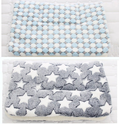 Flannel Thickened Dog Bed Mat Soft Pet Sleeping Mat for Small Medium Large Dogs Cats Winter Warm Pet Blanket Pet Supplies