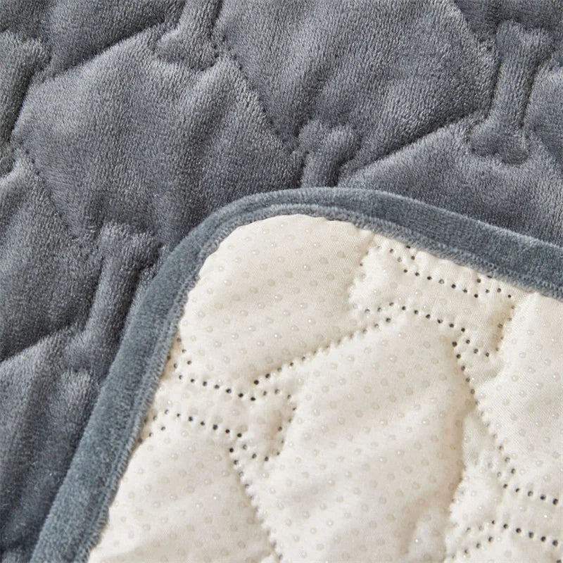 Velvet Pet Sofa Mat Warm Pet Blanket for Medium Large Dog Couch Bed Cushion with Pillow Cats Pad House Pet Supplies Accessories