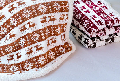 Double Layers Pet Dog Blanket Cute Deer Pattern Pet Blanket for Cats Dogs Soft Comfortable Dog Sleeping Cover Dog Accessories