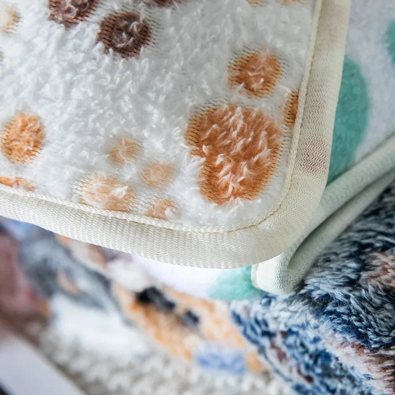 Soft Fluffy Coral Fleece Pet Sleeping Blanket Dog Blanket Warm Breathable Cat Cover Blanket Comfortable Dog Sleeping Sheet Mat