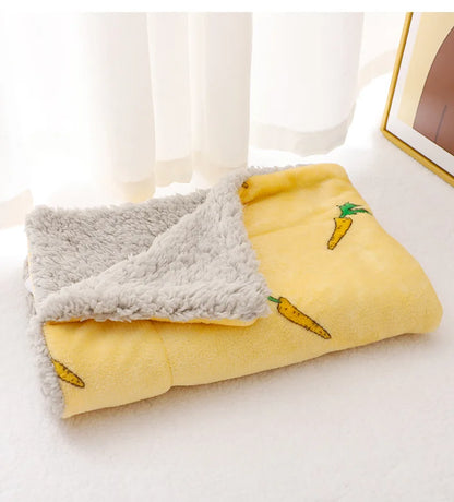 Thickened Dog Blanket Warm Dog Sleep Pad Cotton Warm Pet Blanket Soft and Comfortable Cat Cover Blanket Bed Sheet Pet Supplies