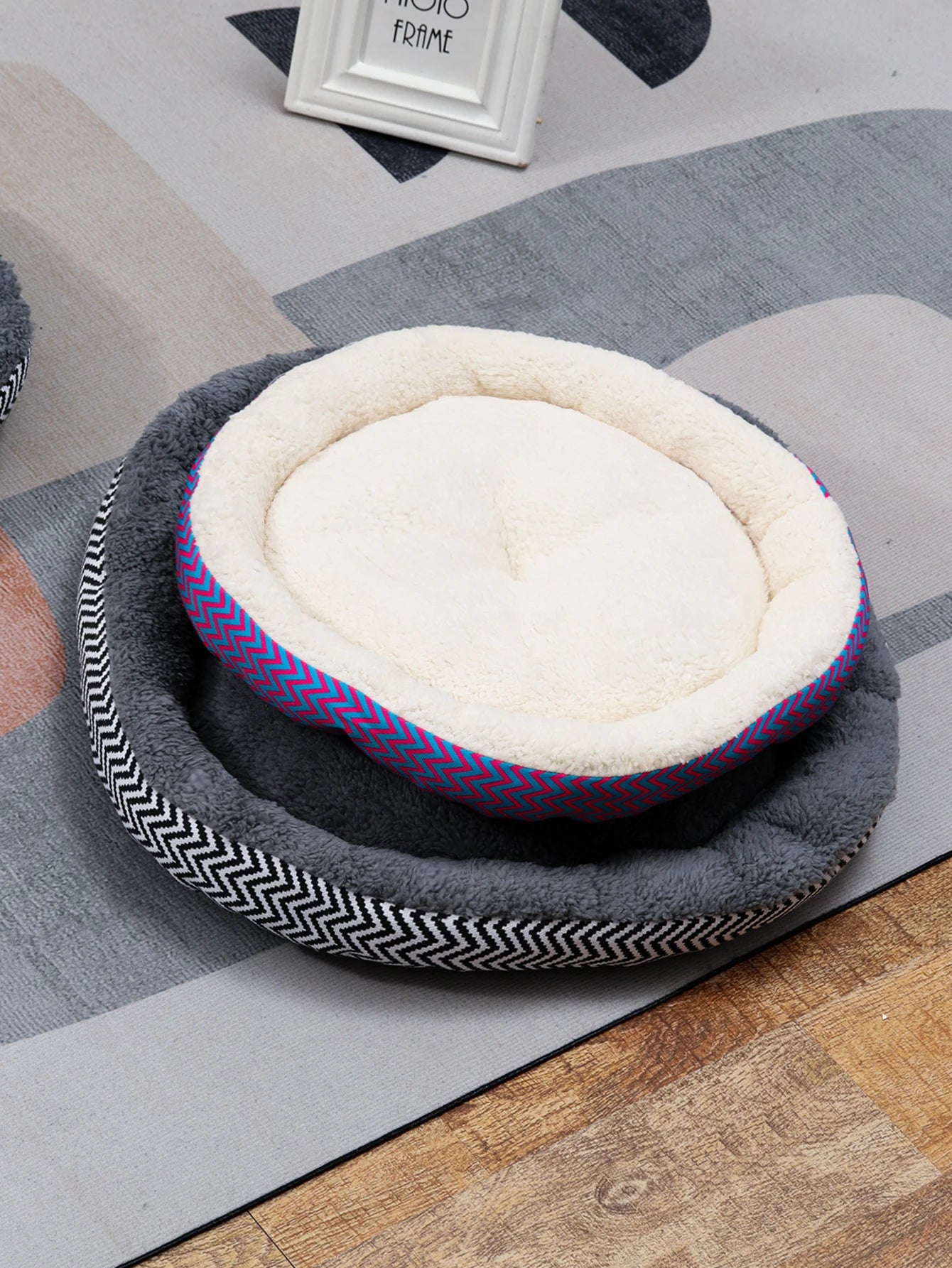 Winter Round Warm Dog Sofa Bed Pets Supplies Canvas Stripe Mat Plush Cats Nest Mat Dog Basket Pet Soft Cushion Machine Washable