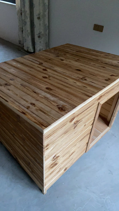 the PINEHOUSE - Large Solid Wood Doghouse, Outdoor Rainproof, Outdoor Waterproof Four-Season Pet Nest, Cat/Dog Cage Golden Feather Edge Animal