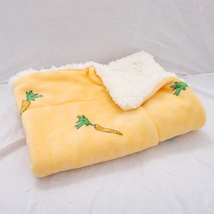 Thickened Dog Blanket Warm Dog Sleep Pad Cotton Warm Pet Blanket Soft and Comfortable Cat Cover Blanket Bed Sheet Pet Supplies