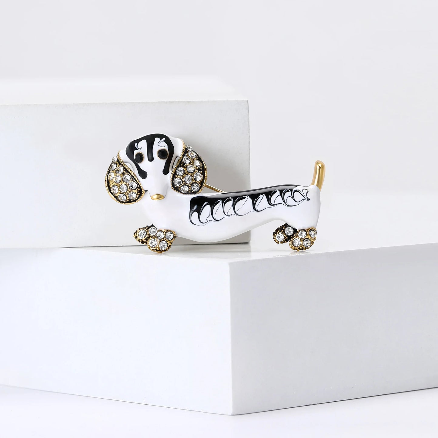 Enamel Puppy Brooches for Women Unisex Rhinestone Animal Pin Dog Lapel Pins Office Party Friend Luxury Gifts Jewelry Accessories