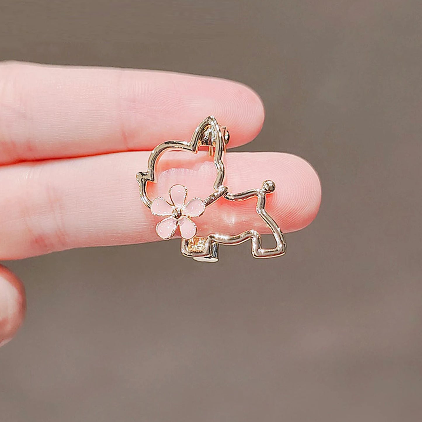 Hollow Cute Puppy Brooch Cartoon Dog Badge Women's Suit Accessories Neckline Anti-Exposure Buckle Pins Fixed Decoration Jewelry