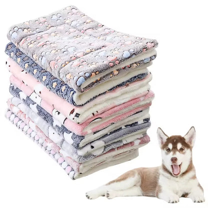 Pet Sleeping Mat Dog Bed Cat Bed Soft Hair Thickened Blanket Pad Fleece Home Washable Warm Bear Pattern Blanket Pet Supplies
