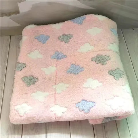 Soft Pet Dog Blanket Thickened Pet Mat for Puppy Chihuahua Sleeping Mat for Cats and Dogs Warm Household Carpet Pet Supplies