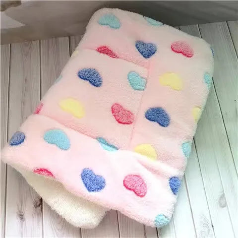 Soft Pet Dog Blanket Thickened Pet Mat for Puppy Chihuahua Sleeping Mat for Cats and Dogs Warm Household Carpet Pet Supplies
