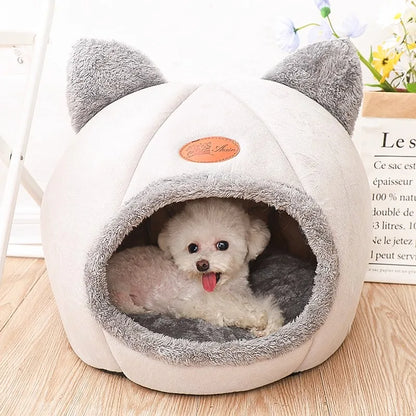 the TEDDY DOGHOUSE - Doghouse, All-Season Universal Dog/Cat House, Closed Pet House, Teddy Doghouse Products, Detachable and Washable