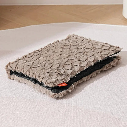 Dog Mat Autumn and Winter Dog Bed Cat Nest Long Plush for Small Medium Dogs Cats Pet Supplies Warm Pet Kennel Sleeping Mats