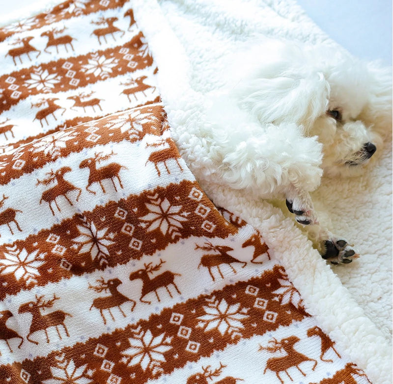 Double Layers Pet Dog Blanket Cute Deer Pattern Pet Blanket for Cats Dogs Soft Comfortable Dog Sleeping Cover Dog Accessories