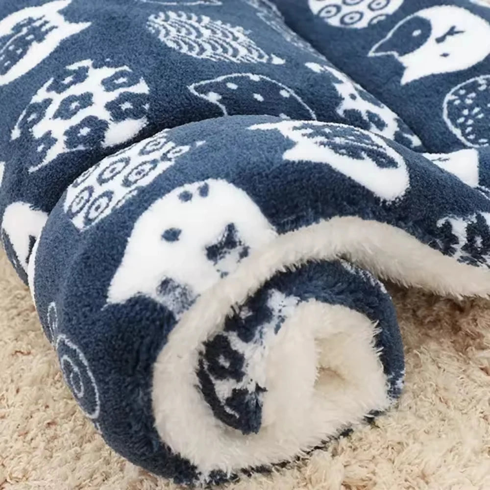 Pet Sleeping Mat Dog Bed Cat Bed Soft Hair Thickened Blanket Pad Fleece Home Washable Warm Bear Pattern Blanket Pet Supplies
