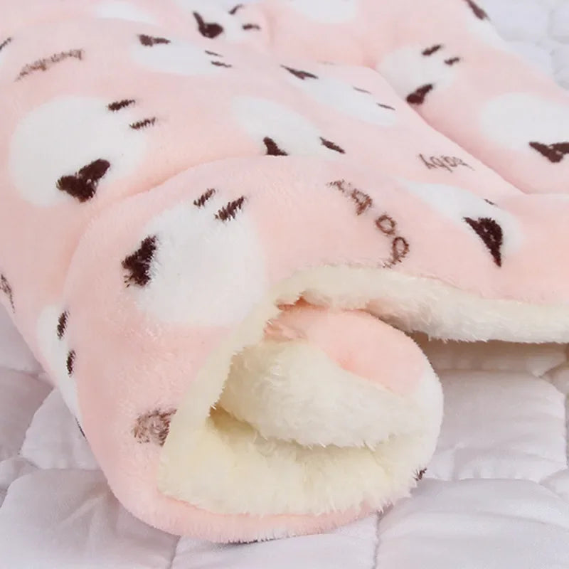Soft Flannel Thickened Pet Blanket Dog Bed Mat for Puppy Cat Sofa Cushion Dog Beds Pets Keep Warm Sleeping Cover Dog Accessories