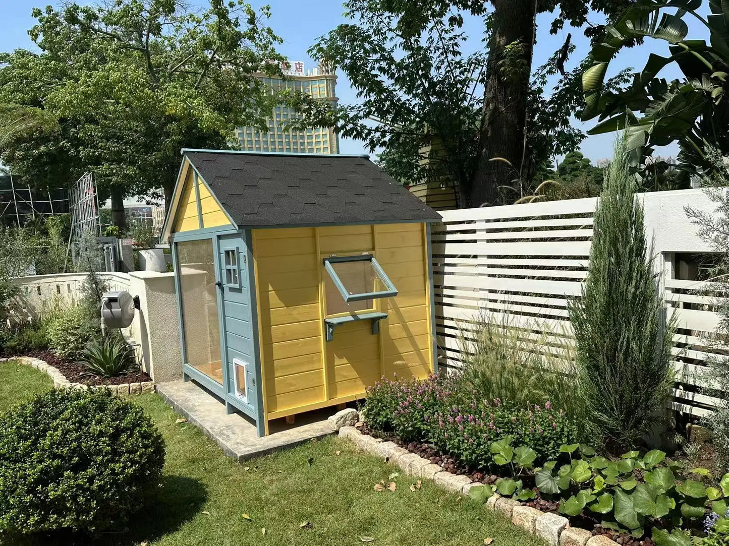 Outdoor chalet preservative wood garden house kindergarten toy simple tool room mobile flower room outdoor dog house