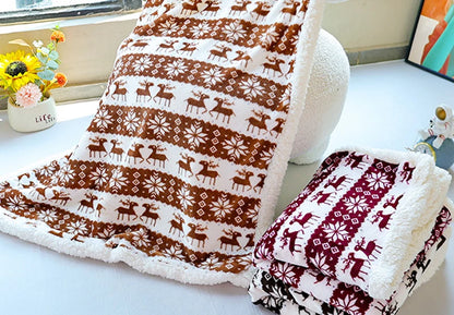 Double Layers Pet Dog Blanket Cute Deer Pattern Pet Blanket for Cats Dogs Soft Comfortable Dog Sleeping Cover Dog Accessories