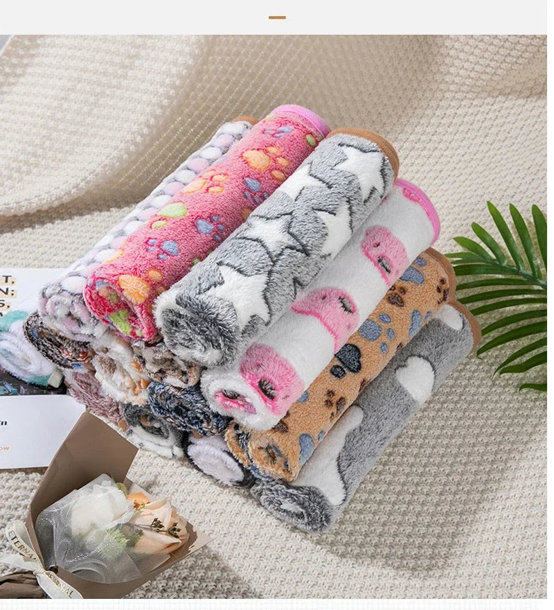 Warm Soft Pet Dog Blanket Mat Plush Thin Pet Sleeping Blanket for Dogs Cats Warm Breathable Cat Cover Blanket Pet Supplies