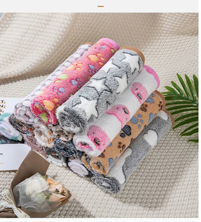 Warm Soft Pet Dog Blanket Mat Plush Thin Pet Sleeping Blanket for Dogs Cats Warm Breathable Cat Cover Blanket Pet Supplies