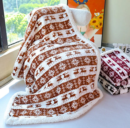 Double Layers Pet Dog Blanket Cute Deer Pattern Pet Blanket for Cats Dogs Soft Comfortable Dog Sleeping Cover Dog Accessories