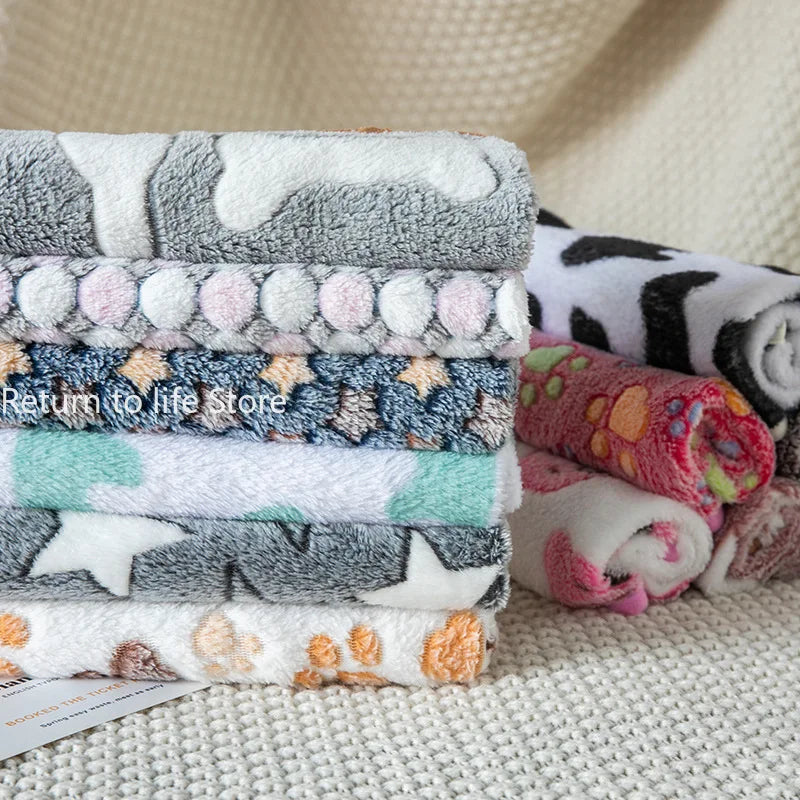 Warm Soft Pet Dog Blanket Mat Plush Thin Pet Sleeping Blanket for Dogs Cats Warm Breathable Cat Cover Blanket Pet Supplies