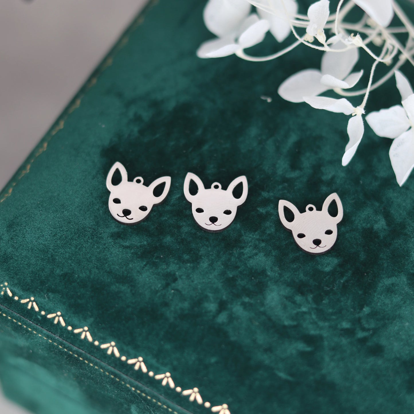 3pcs Tiny Chihuahua Dog Charms Cute Fun Quirky Stainless Steel Pendant Diy Craft Earrings Bracelets Jewelry Making Accessories