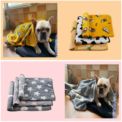 Soft flannel pet dog blanket cartoon print cat and dog bed sheet warm and comfortable pet blanket universal warm pet supplies