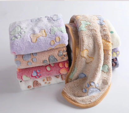 Soft Fluffy Pet Blanket High Quality Flannel Dog Sleeping Blanket Paw Print Pattern Cartoon Pet Warm Comfortable Blanket Cat Mat
