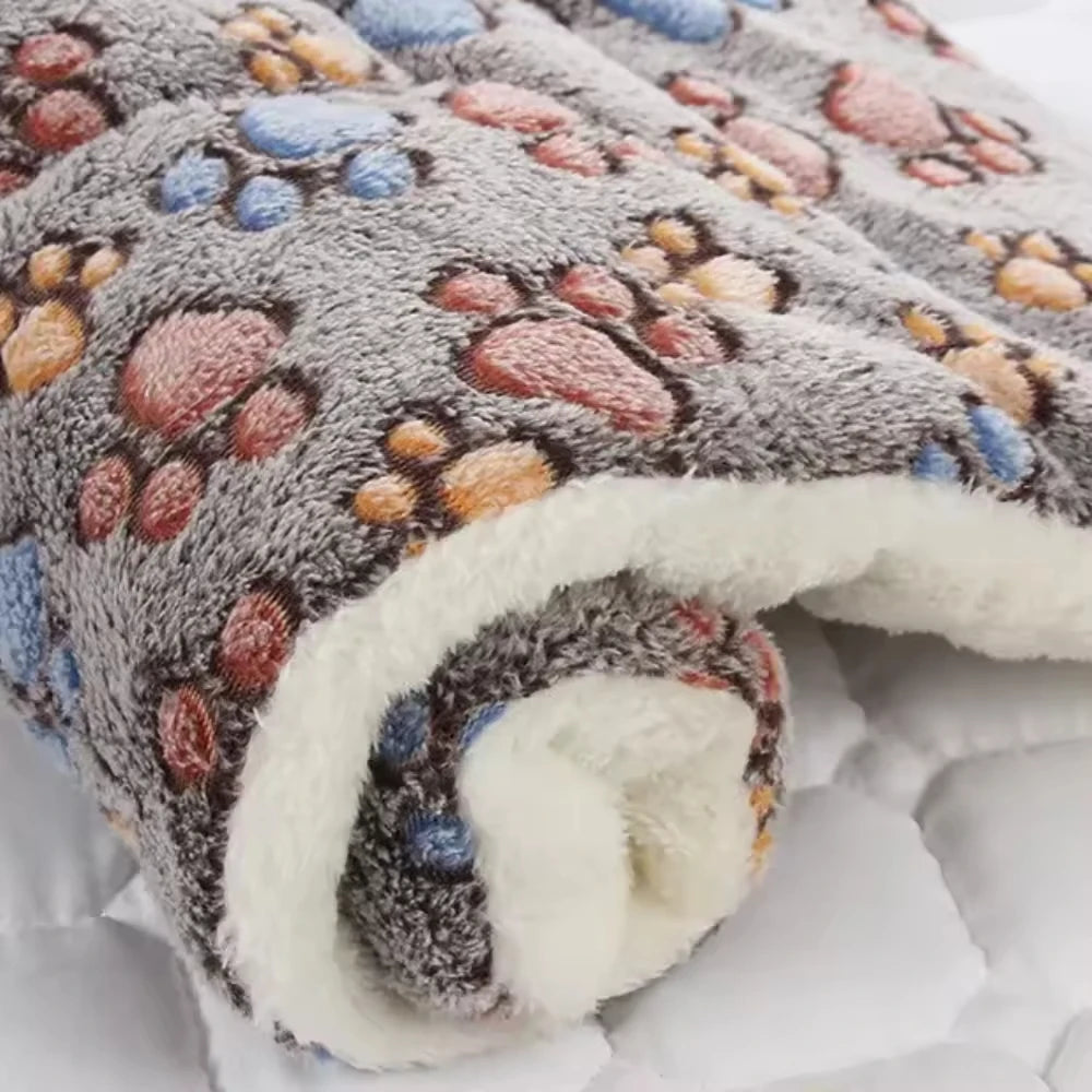 Pet Sleeping Mat Dog Bed Cat Bed Soft Hair Thickened Blanket Pad Fleece Home Washable Warm Bear Pattern Blanket Pet Supplies