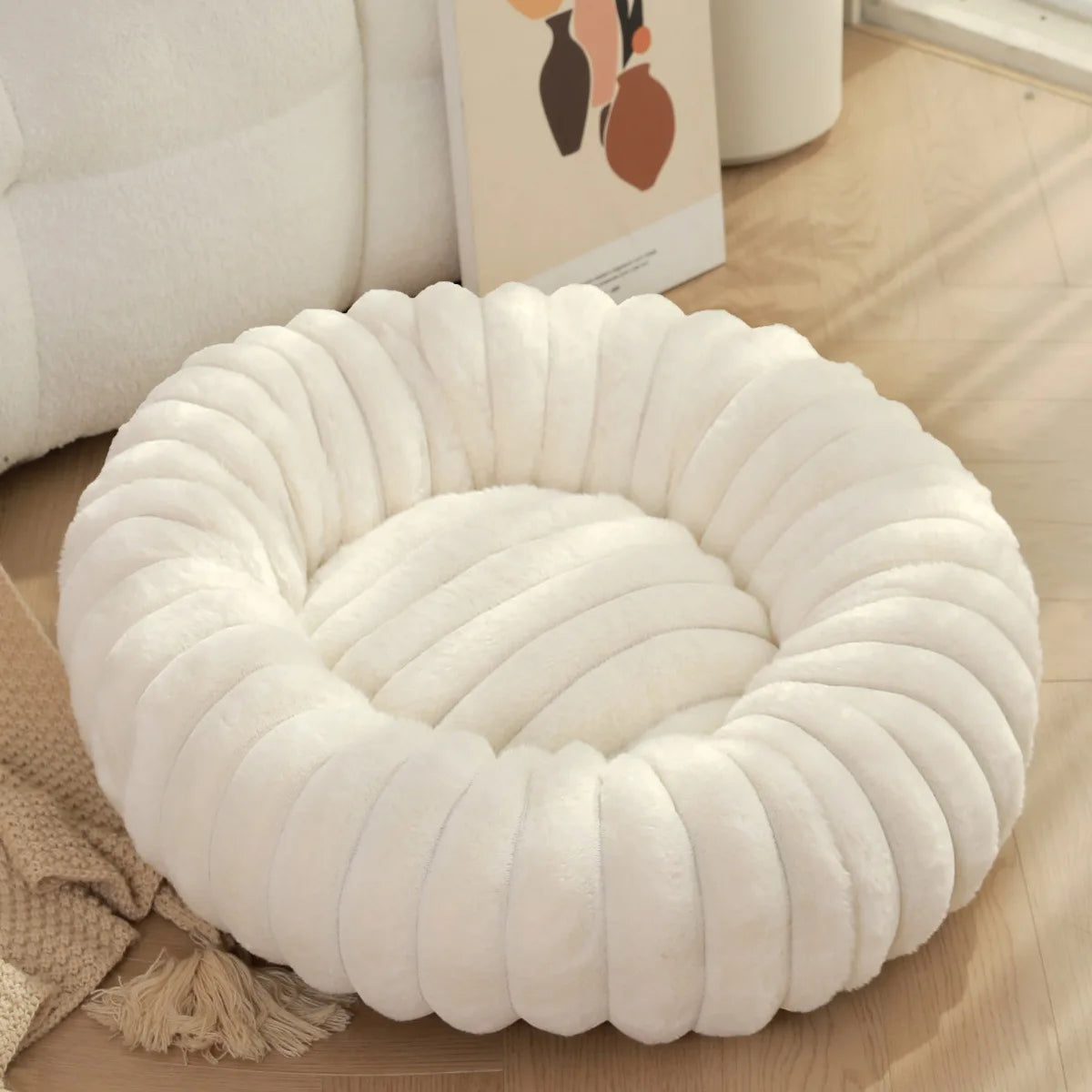 Home Plush Pet Nest Winter Cat Dog Bed Warm Detachable and Washable Round Cat Nest Pet Bed Seasonal Universal Decoration