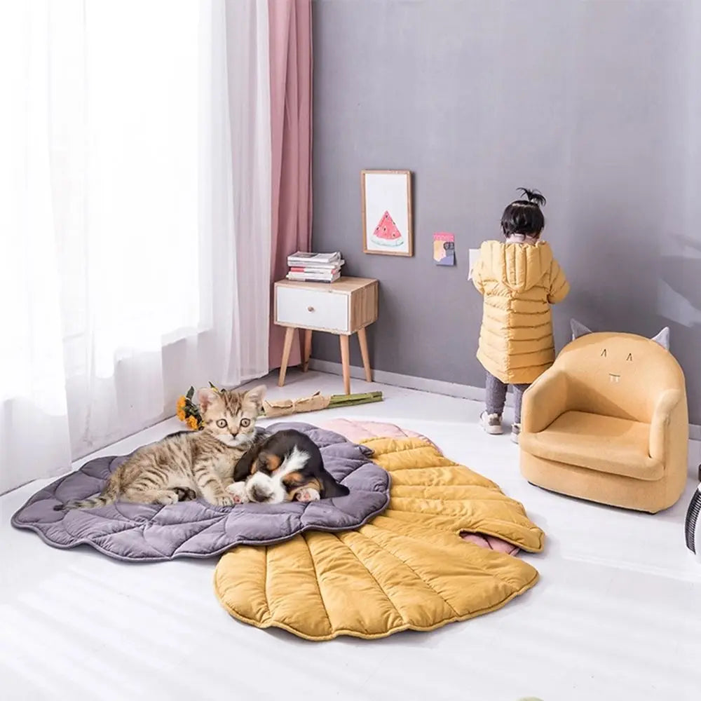 Leaf Shape Pet Dog Bed Blankets Warm Soft 3D Leaves Shape Cushion Pet Blanket For Large Medium Small Dogs Cats Bed Couch Sofa