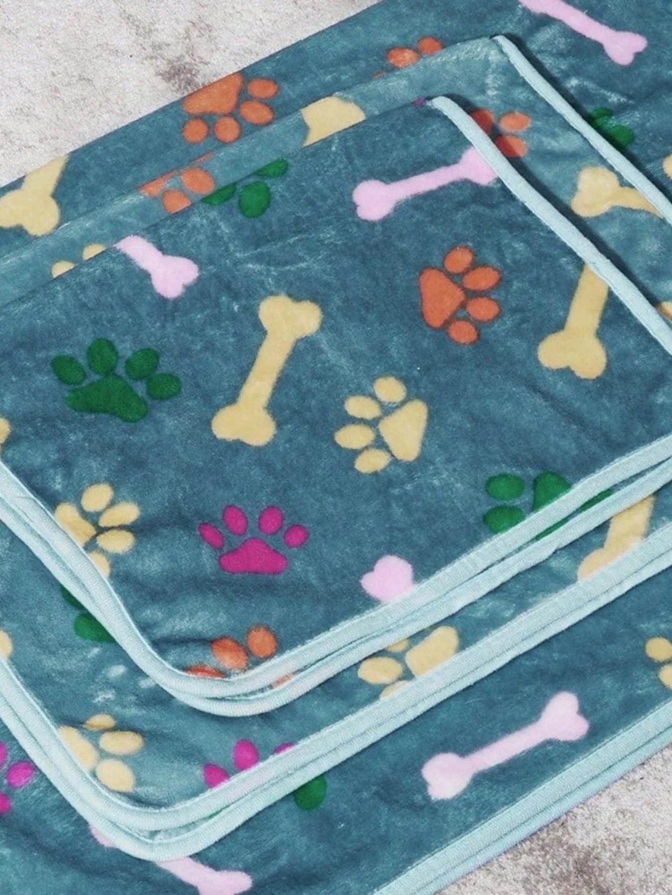 1pc  Pet Blanket Dog Puppy Blanket Bone Print Fleece Blanket for Small Medium Large Dog Cat