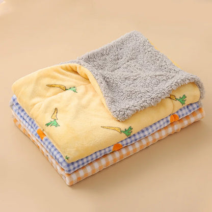 Thickened Dog Blanket Warm Dog Sleep Pad Cotton Warm Pet Blanket Soft and Comfortable Cat Cover Blanket Bed Sheet Pet Supplies