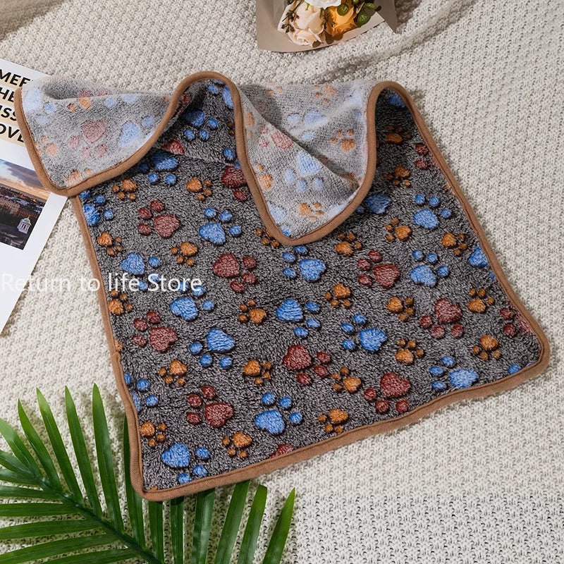 Warm Soft Pet Dog Blanket Mat Plush Thin Pet Sleeping Blanket for Dogs Cats Warm Breathable Cat Cover Blanket Pet Supplies
