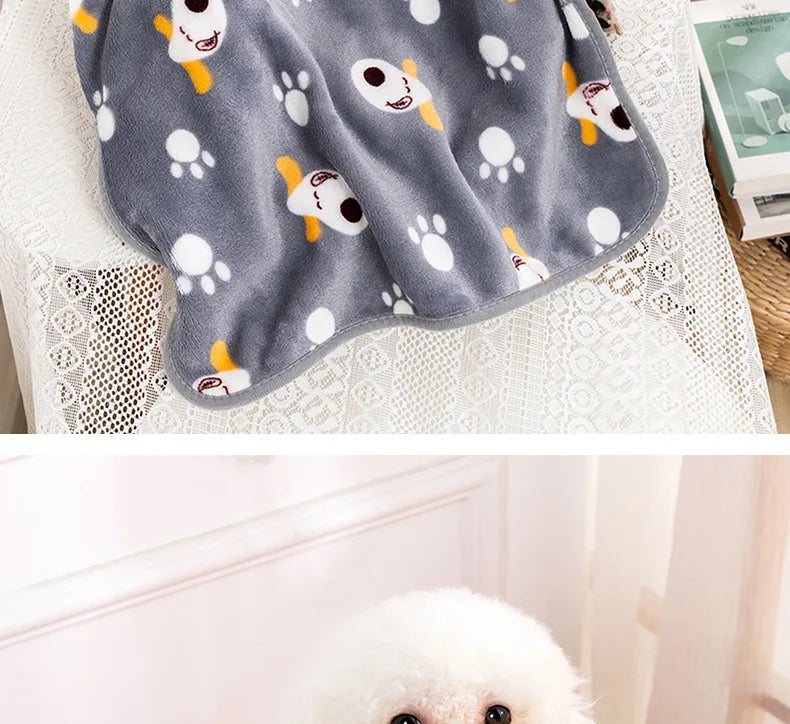 Soft Fluffy Pet Blanket Winter Warm Dog Blanket Cute Pet Bed Sheet Warm and Comfortable Cat and Dog Cushion Blanket Pet Supplies