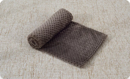 Soft Pet Blanket Plush Dog Sleeping Blanket Solid Color Washable Sofa Pad Portable Warm Cat Bed Blanket Home Carpet Pet Supplies